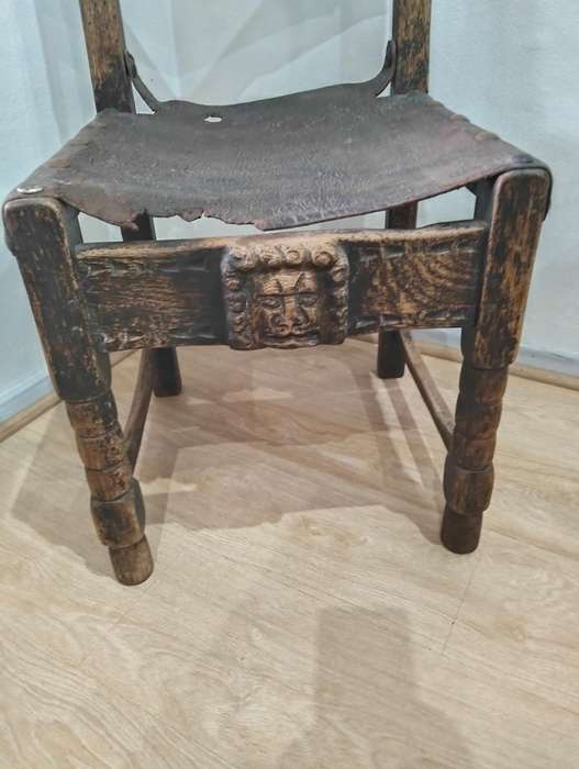 Antique hall chair