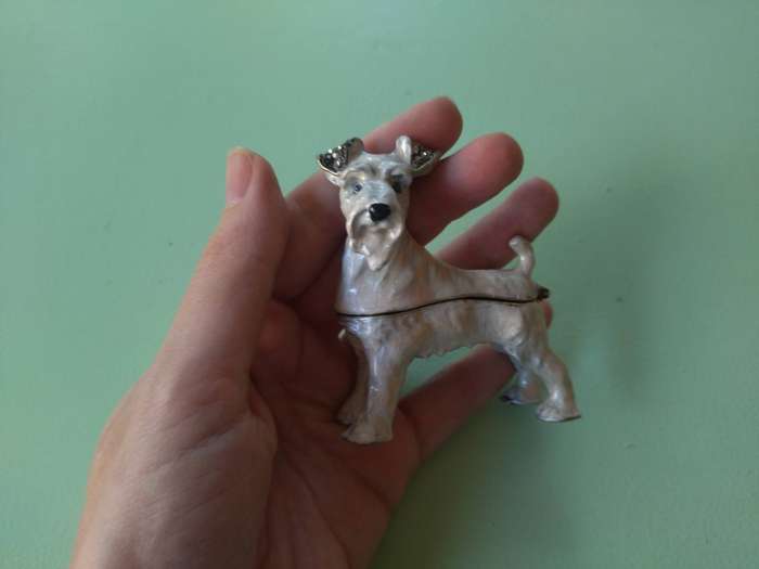 Mini Enamel Schnauzer Figurine with Magnetic Closure