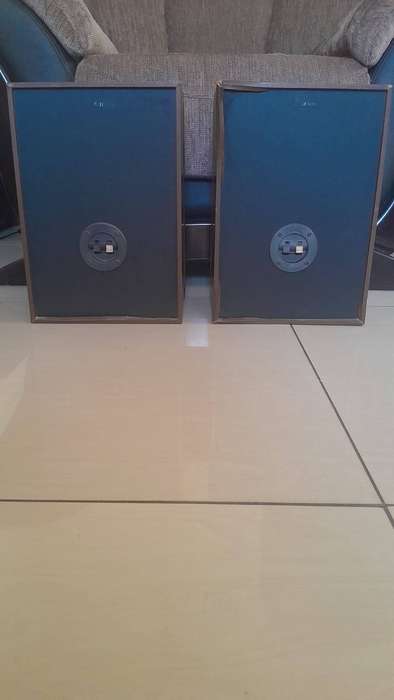 Teledyne Acoustic Research Speakers(8 inch-Driver)