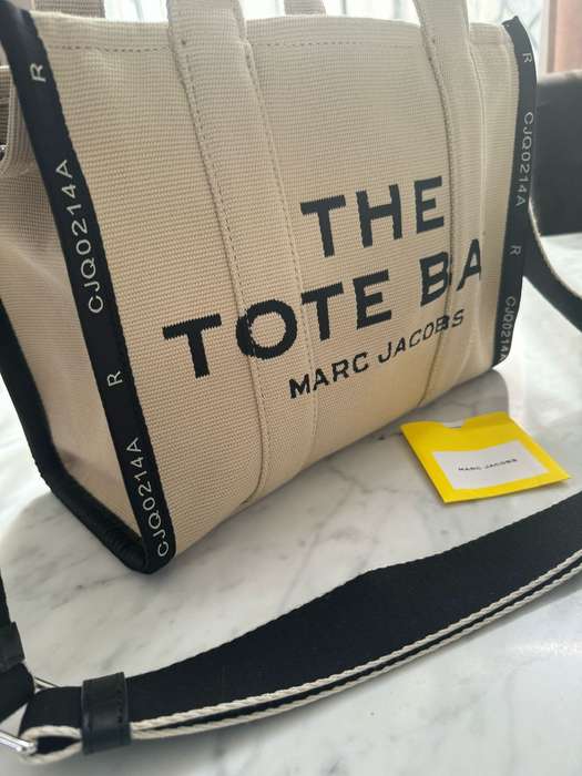 MARC JACOBS TOTE (BRAND NEW)
