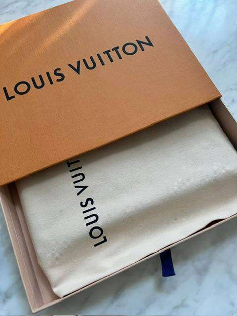 LOUIS VUITTON POCHETTE ORIGINAL BRAND NEW