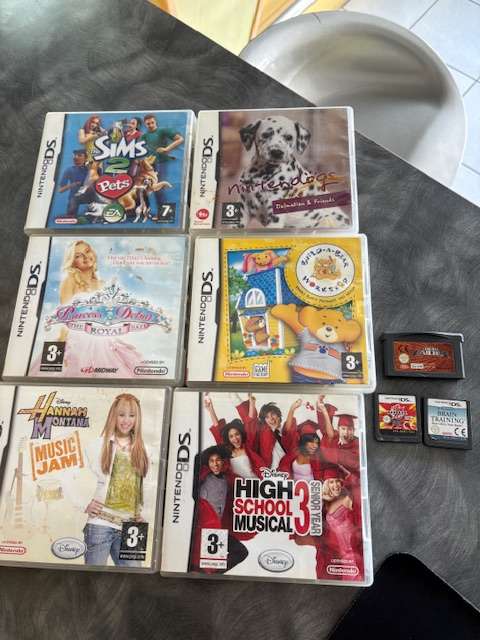 NINTENDO DS LITE PINK WITH 11 ORIGINAL GAMES