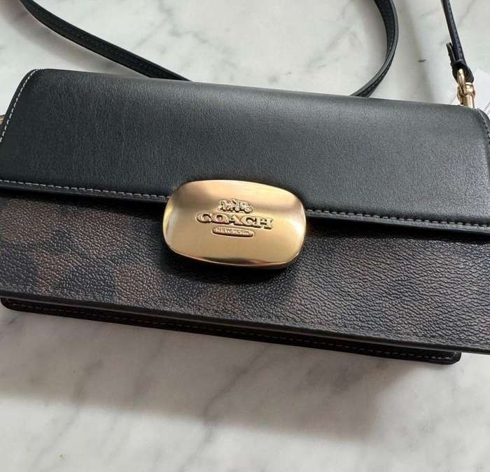 COACH CROSSBODY (BRAND NEW)