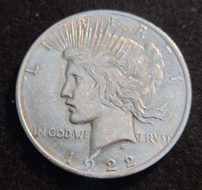 Peace Dollar 1922 (2 of 4)