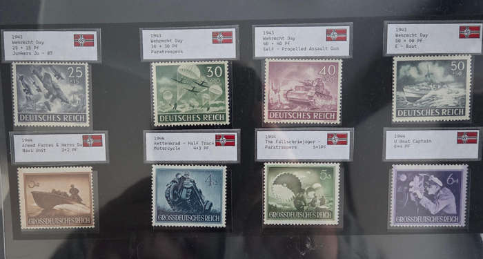 WW2 era stamps - back to back stamps set