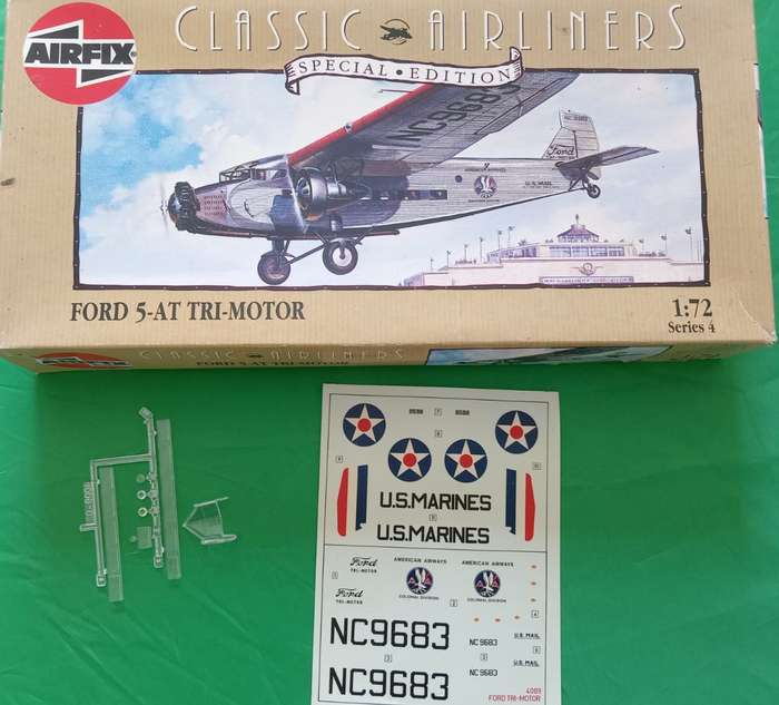 Airfix, Classic Airliners Ford 5-AT Tri-Motor Special Edition | No. 04009 | 1:72 Scale