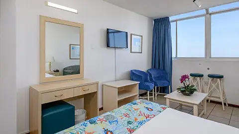 Various Midweeks @ Durban Spa ( 2 adult 2 kids under 12)