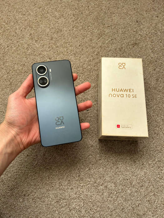 Huawei Nova 10 SE 256gb 8gb ram Excellent condition with box and cover
