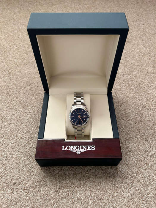 Longines Conquest Classic Ladies 34mm with box and papers in excellent condition