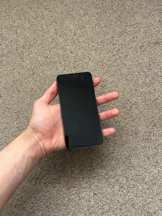 Samsung S23 256gb Dual sim 8gb ram Excellent condition with stickers still on