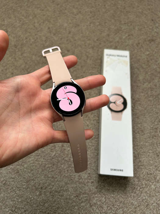 Samsung watch 4 BT 40mm with box and charger - Pink