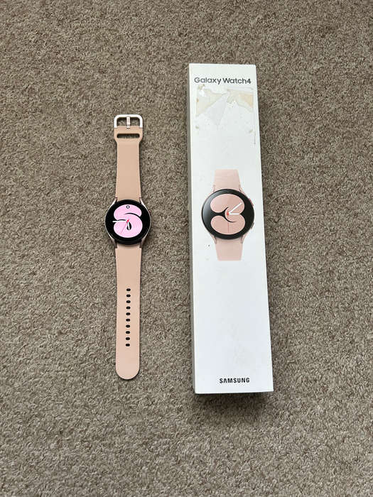 Samsung watch 4 BT 40mm with box and charger - Pink