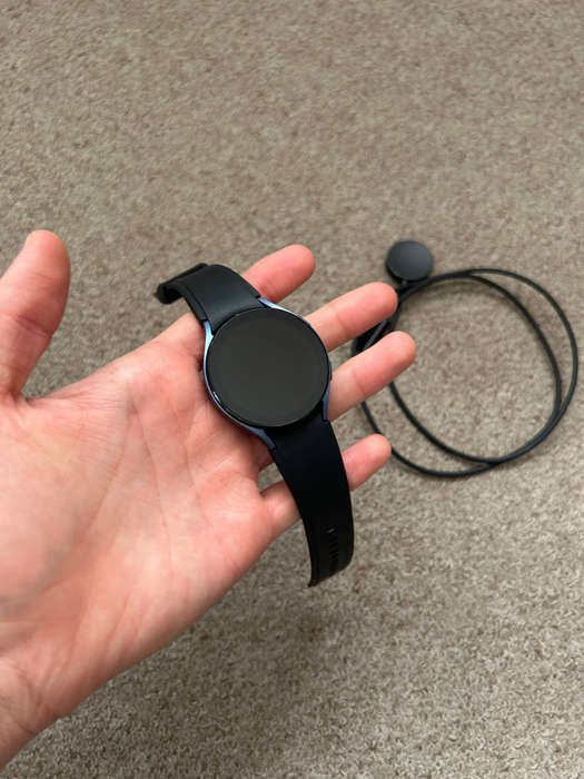 Samsung Galaxy Watch 5 44mm Good condition with charger