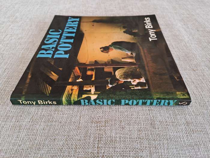 Basic Pottery - Tony Birks