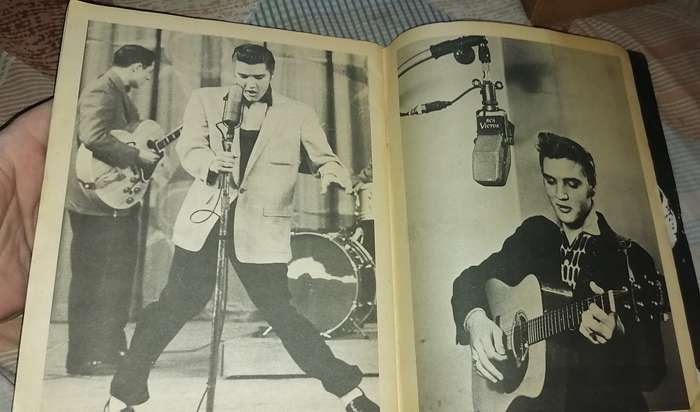 THE WORLD OF ELVIS SPECIAL MEMORIAL ISSUE WITH LARGE POSTER