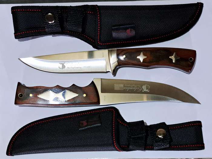 2 Columbia USA Saber Hunting Knives 24cm with Belt Sheath " New "2 Different Knives "