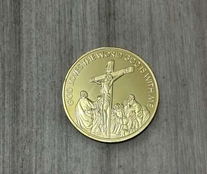 Three Dimensional Relief Coin " The Lord is my Shepherd" New in Capsule "Crown Size Coin "
