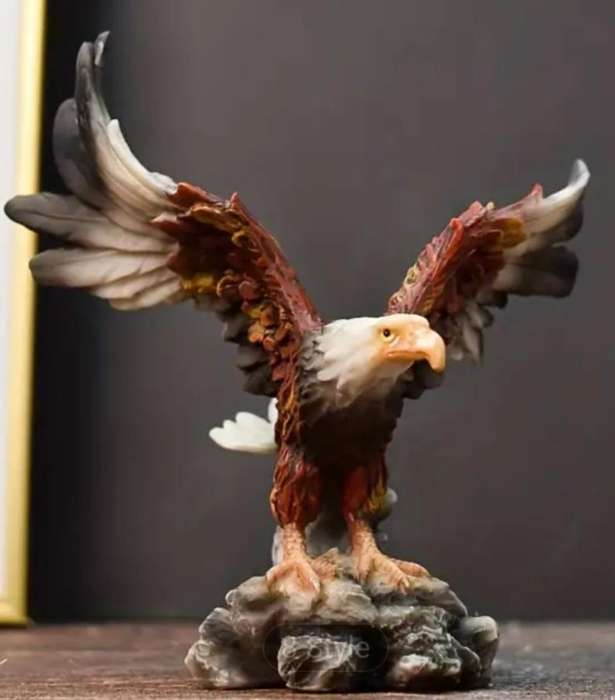 Beautiful Modern Abstract Resin Eagle Statue "Stunning" New in Box " Very Nice "