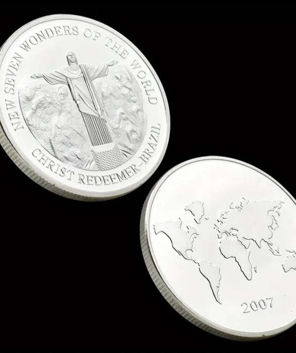 New Seven Wonders of The World "Silvery Plated" 7pc's Coin Set. New in Capsule "Crown Size coins"