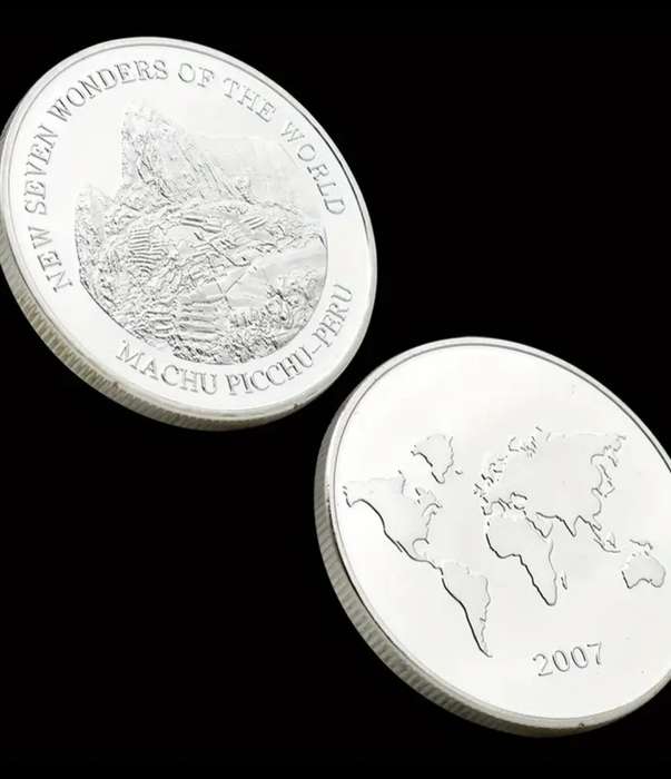 New Seven Wonders of The World "Silvery Plated" 7pc's Coin Set. New in Capsule "Crown Size coins"