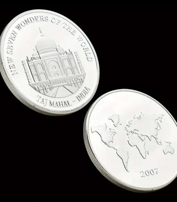 New Seven Wonders of The World "Silvery Plated" 7pc's Coin Set. New in Capsule "Crown Size coins"