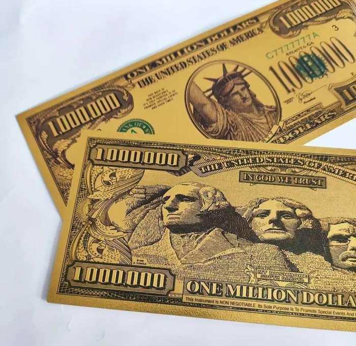 "2 Golden Bills" $1,000,000 Dollars Bill's " The Statue of Liberty " Commemorative Bills.  New"no1