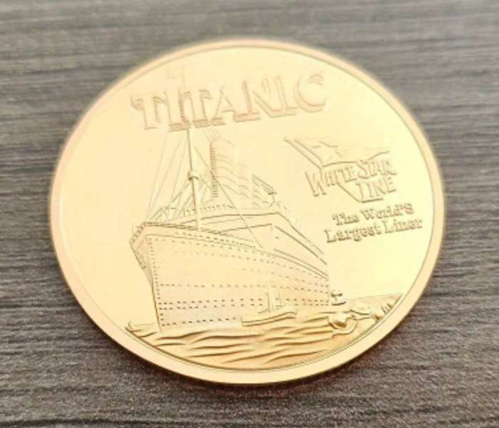 2pc Titanic Sunk: "15 April 1912" Crow: 889 "- "Survivors 705" New in Capsule. All History on coin