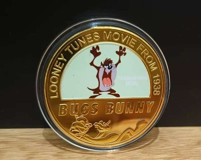 5pc W/Bros. Official Looney Tooney Characters : Commemorative Coin Set. New in Capsule.