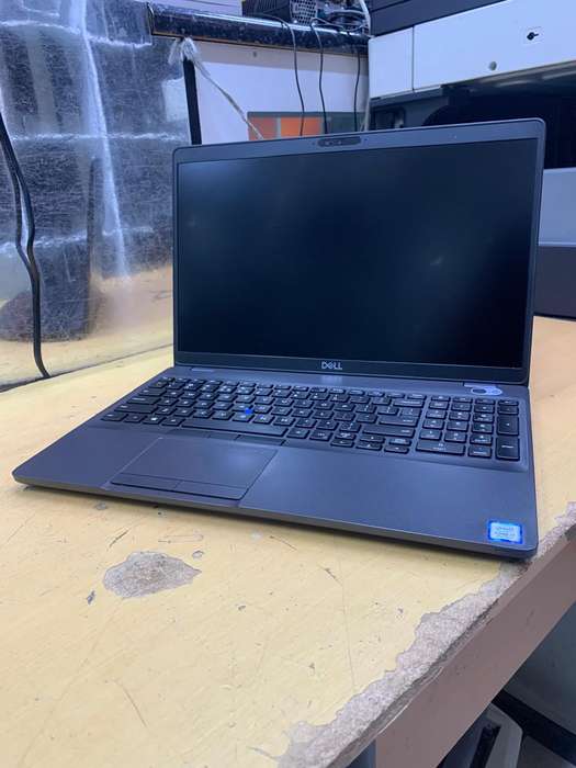 Dell Latitude 5500 Laptop Intel Core i7-8th Gen 8GB Memory 256GB SSD