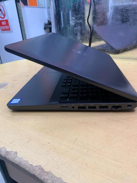 Dell Latitude 5500 Laptop Intel Core i7-8th Gen 8GB Memory 256GB SSD