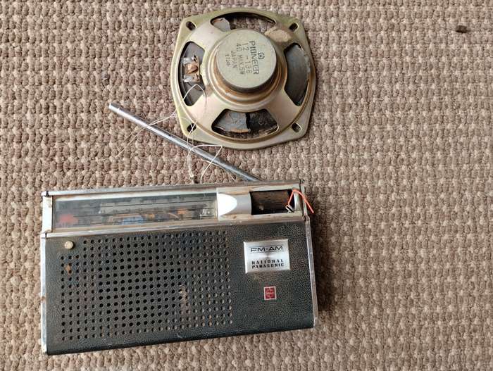 Vintage 2x National Panasonic FM/AM Radio - not tested for parts