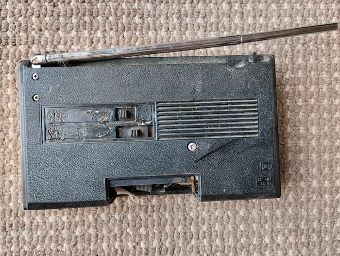 Vintage 2x National Panasonic FM/AM Radio - not tested for parts