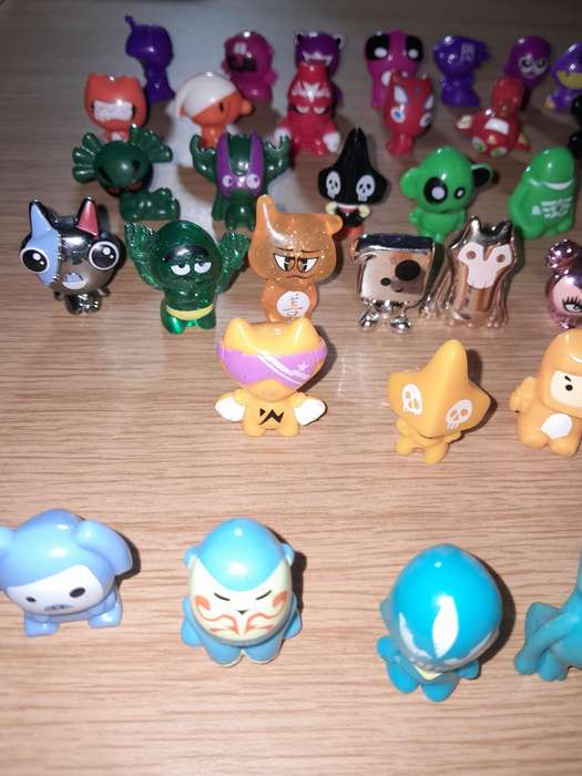 Gogos Crazy Bones and Collectors' Tin Bundle