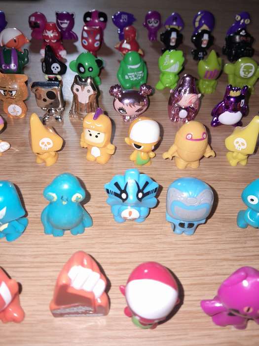 Gogos Crazy Bones and Collectors' Tin Bundle