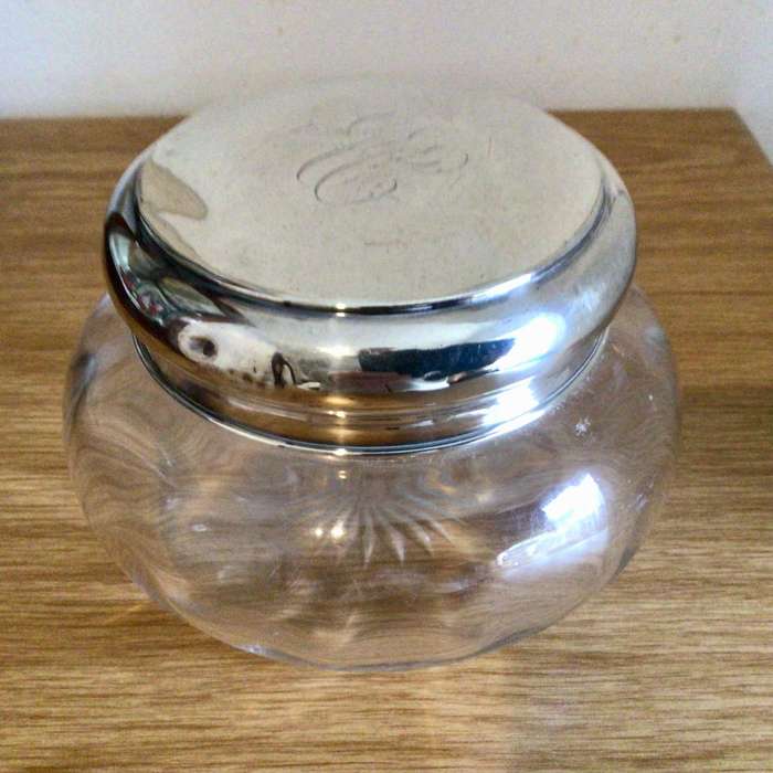 67,1 grams Hallmarked Sterling Silver Lidded Glass Powder Bowl London 1935!