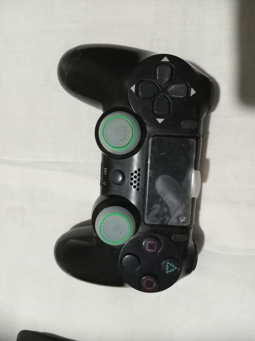 Ps4 + 11 games