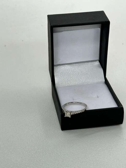 Browns 18ct White Gold 0.34ct Diamond Ribbon Ring