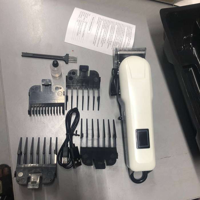 Professional cordless hair trimmer