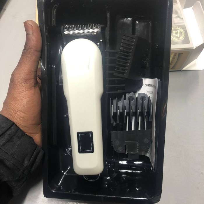 Professional cordless hair trimmer