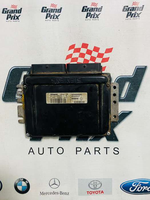 RENAULT MEGANE 1.6 SIRIUS 32N SIEMENS ECU COMPUTER BOX  S110138000 B 8200059086