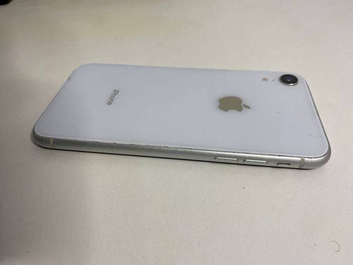 Apple iPhone XR  64GB  White  78% Battery Health  Face ID Not Working