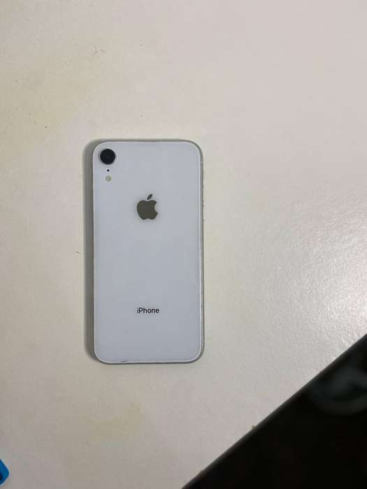 Apple iPhone XR  64GB  White  78% Battery Health  Face ID Not Working