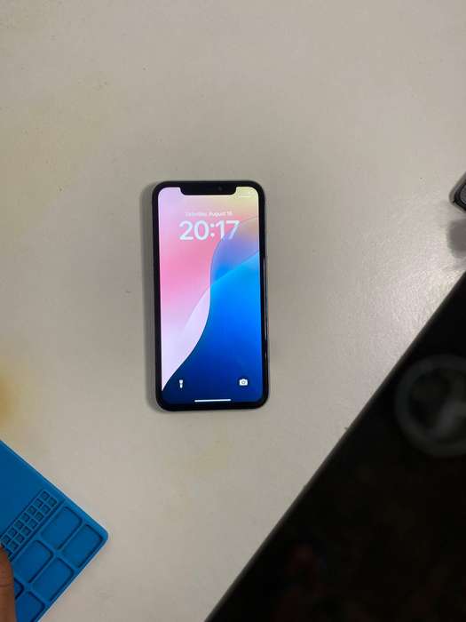 Apple iPhone XR  64GB  White  78% Battery Health  Face ID Not Working