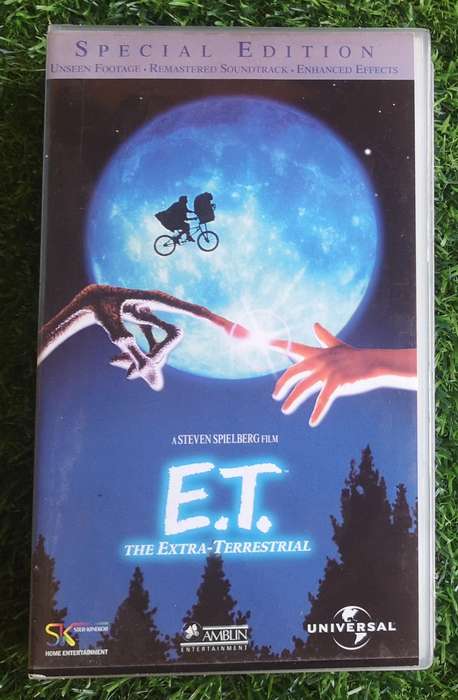 ET - The Extra Terrestrial (VHS)