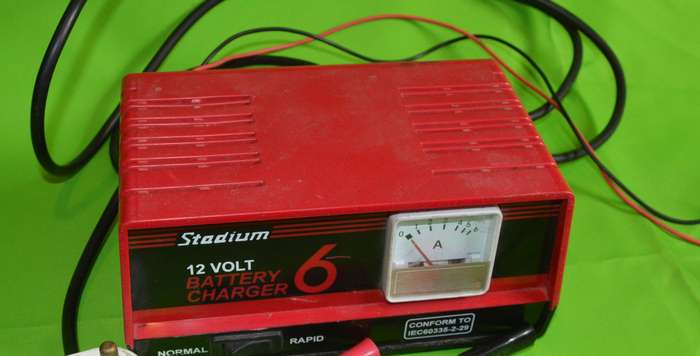 Charger 12v car battery - Stadium Charger 6