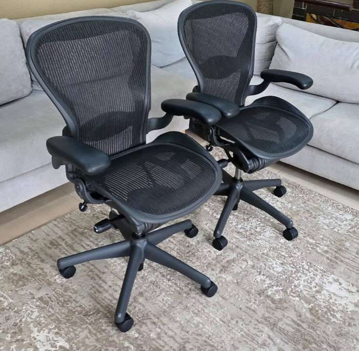 Herman Miller Aerons - Size B - Ergonmic office chair