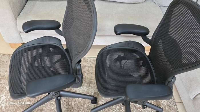 Herman Miller Aerons - Size B - Ergonmic office chair
