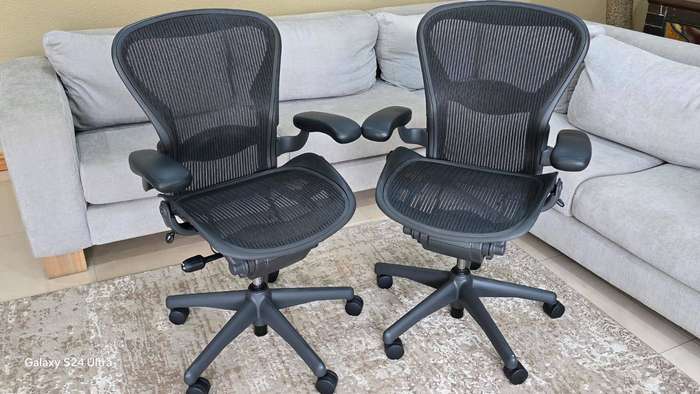 Herman Miller Aerons - Size B - Ergonmic office chair