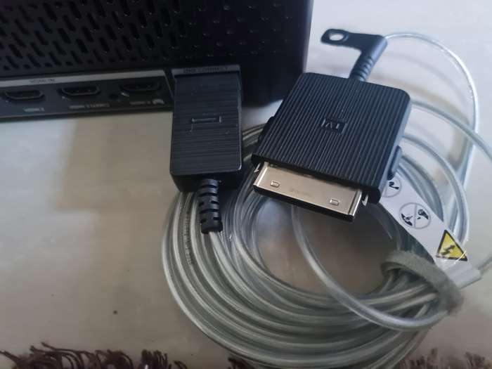 SAMSUNG ONE CONNECT BOX SOC1003T AND CABLE