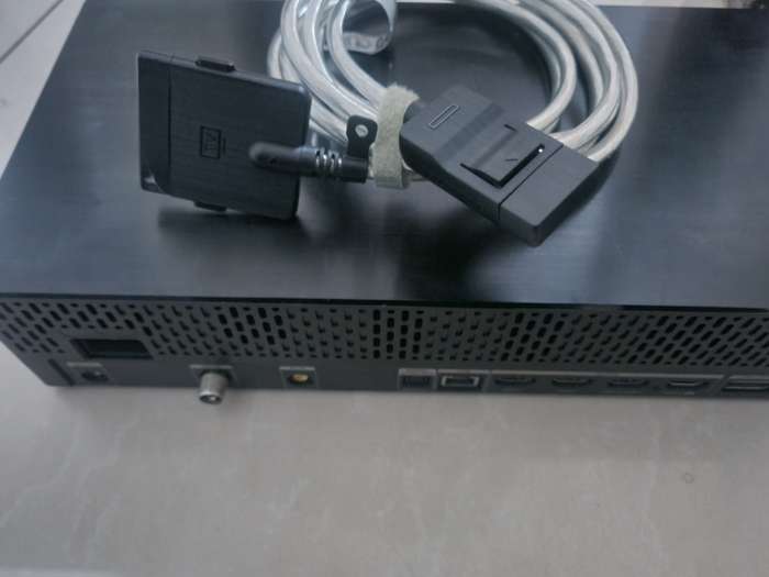 Samsung SOC1007T One Connect box
